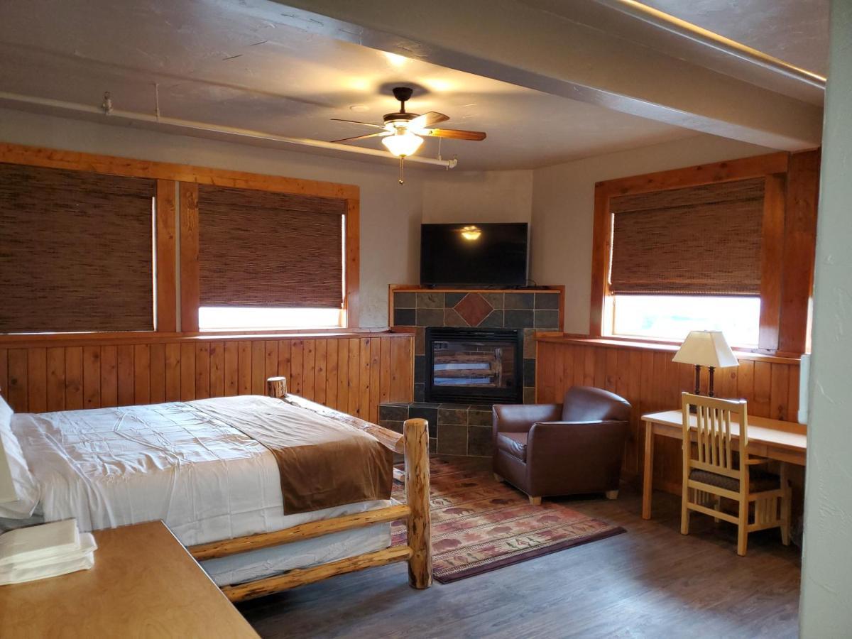 Buffalo Lodge Of Bigfork Eksteriør billede