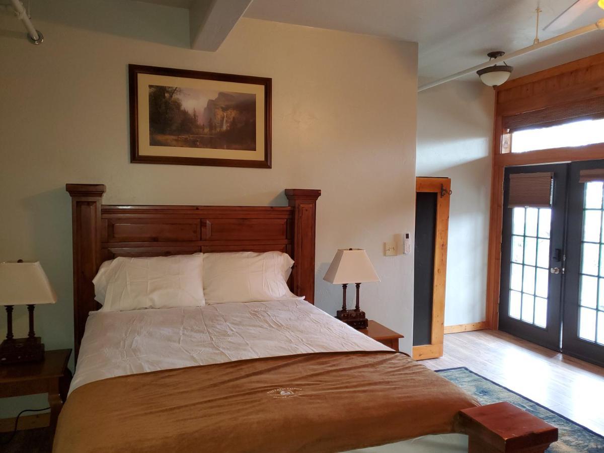 Buffalo Lodge Of Bigfork Eksteriør billede